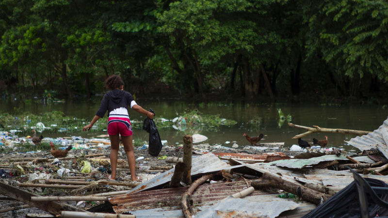 Foto tomada el 4 de octubre en las ruinas de la comunidad de La Puya (Santo Domingo, República Dominicana) que fue inundada y azotada por los fuertes vientos del huracán. (Foto: Getty).